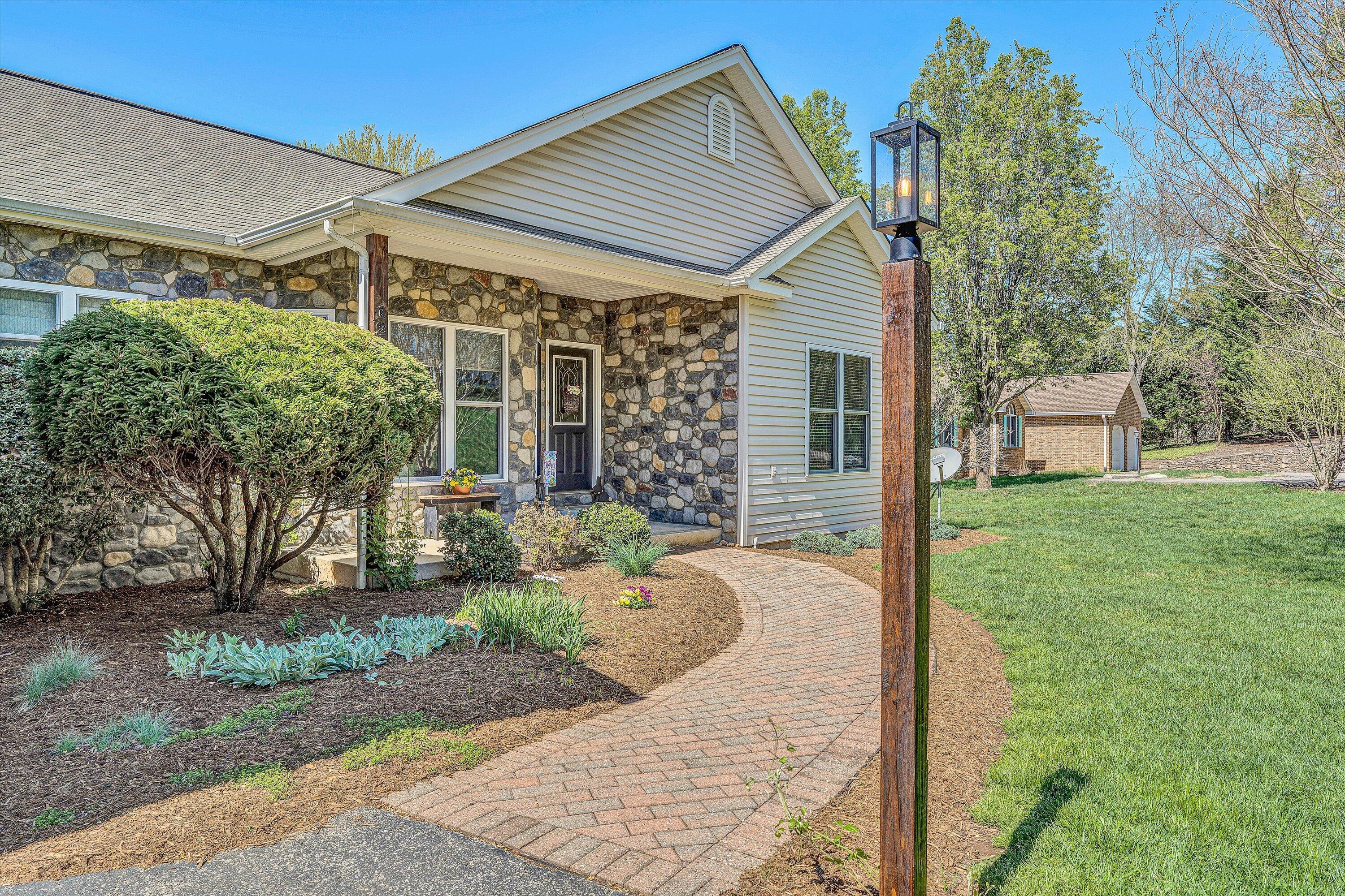 Image 3: 07-DSC00469