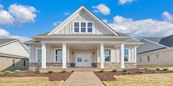 310 Merion CIR