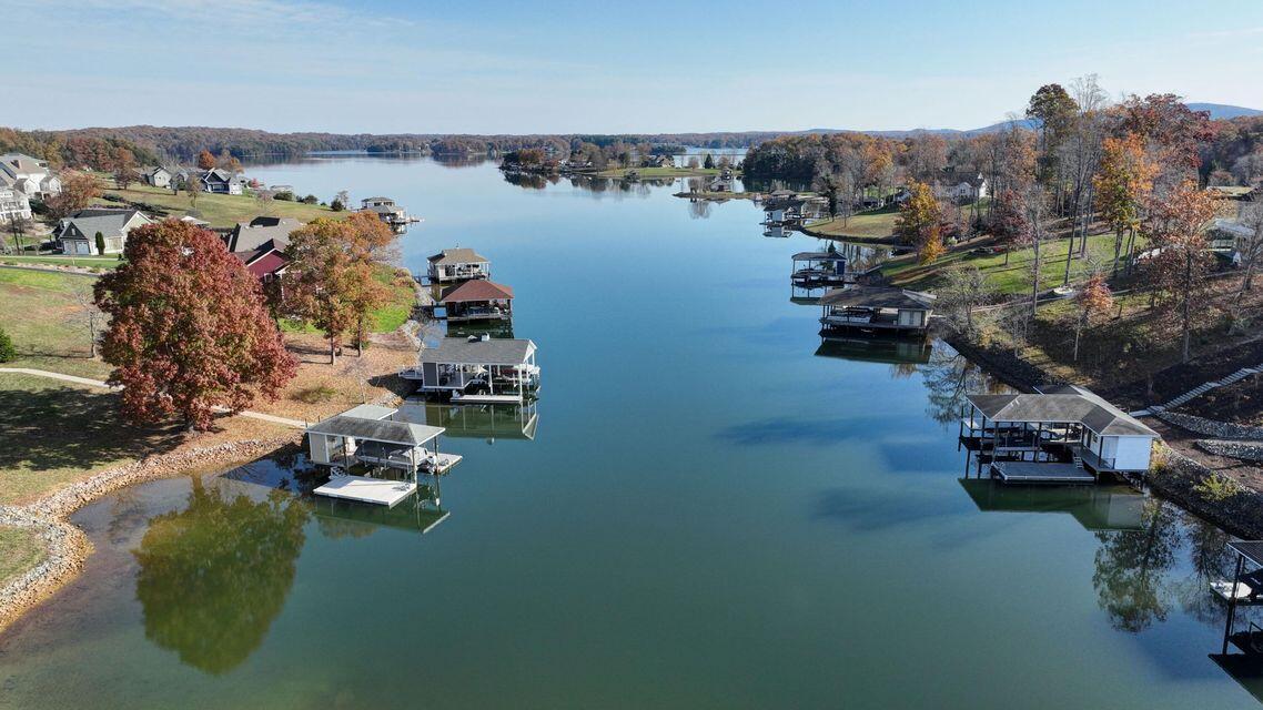 Image 4: Compass Cove cove