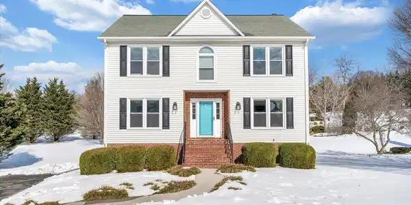 46 Wellington LN