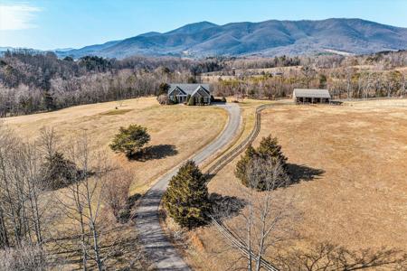 323 DEERBERRY LN