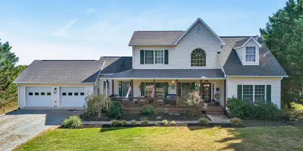 2638 Bluewater DR