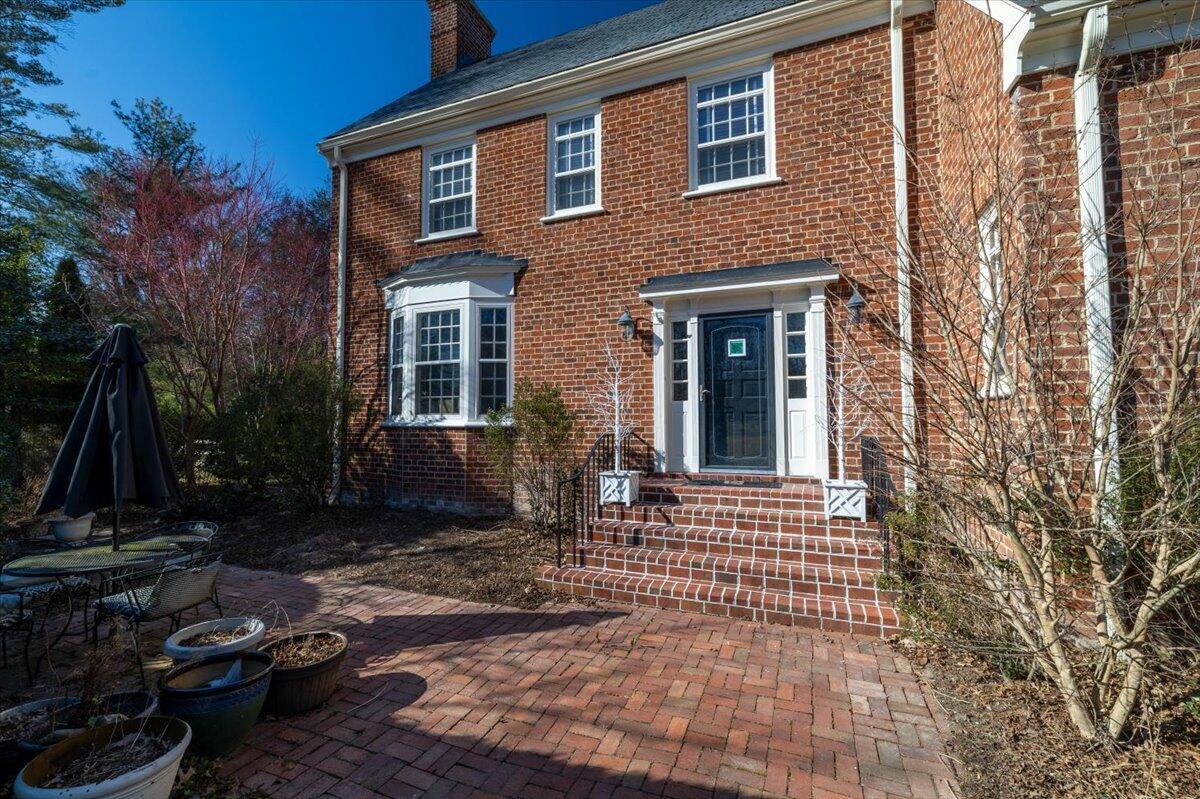 Image 4: 099-Exterior-39