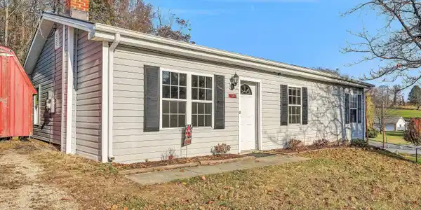 39 Maple AVE