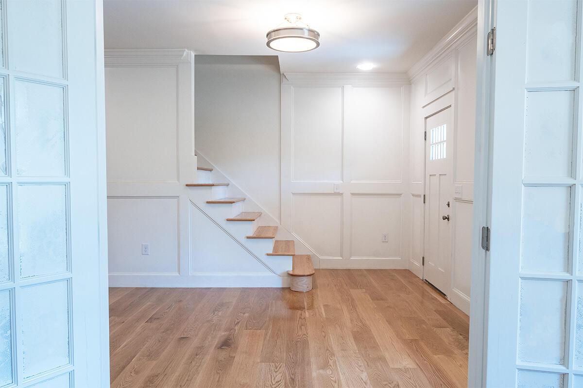 Image 3: Stairs