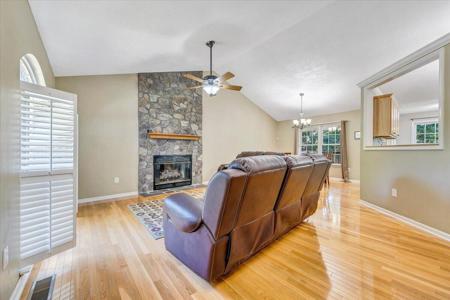 1425 Virginia Ridge DR