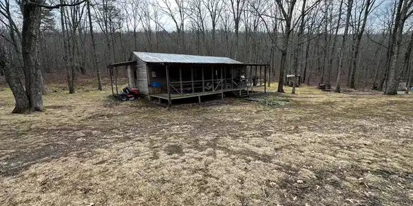 Image 4: 4-Front of Cabin