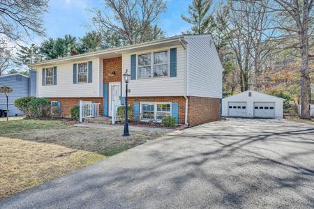 2722 Tanglewood DR