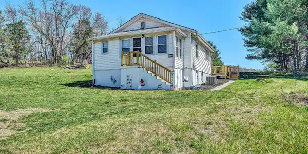 25686 Lee Highway