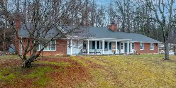 69 Farmhouse RD