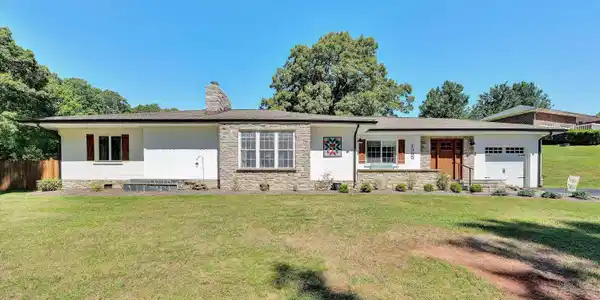 1555 Coopers Cove RD