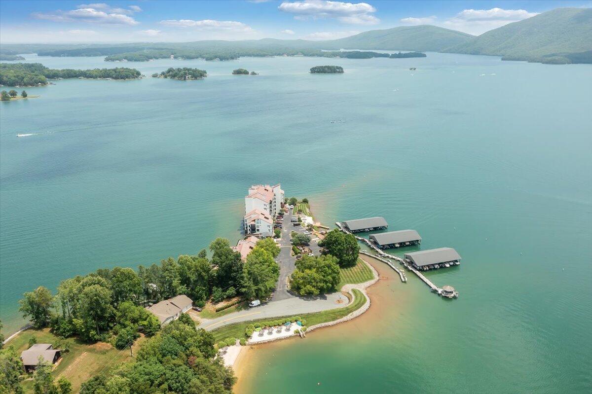 Image 2: Vista Pointe Resort
