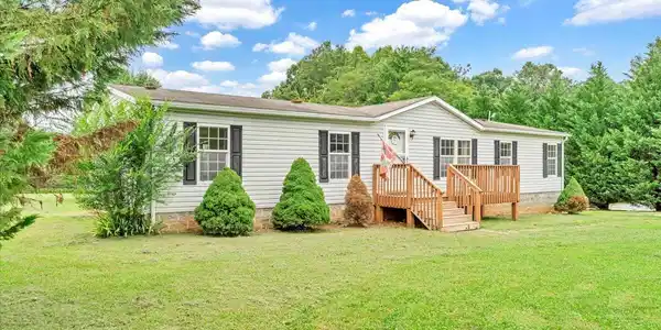 2855 Chestnut Hill RD