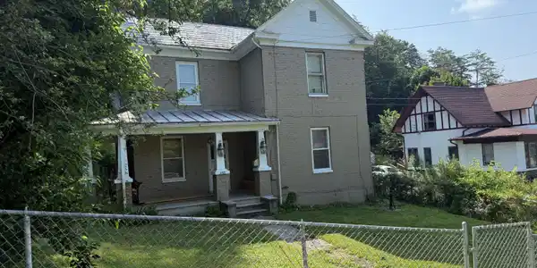 642 Jefferson AVE