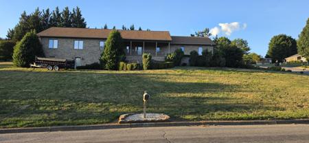 453 Highland DR