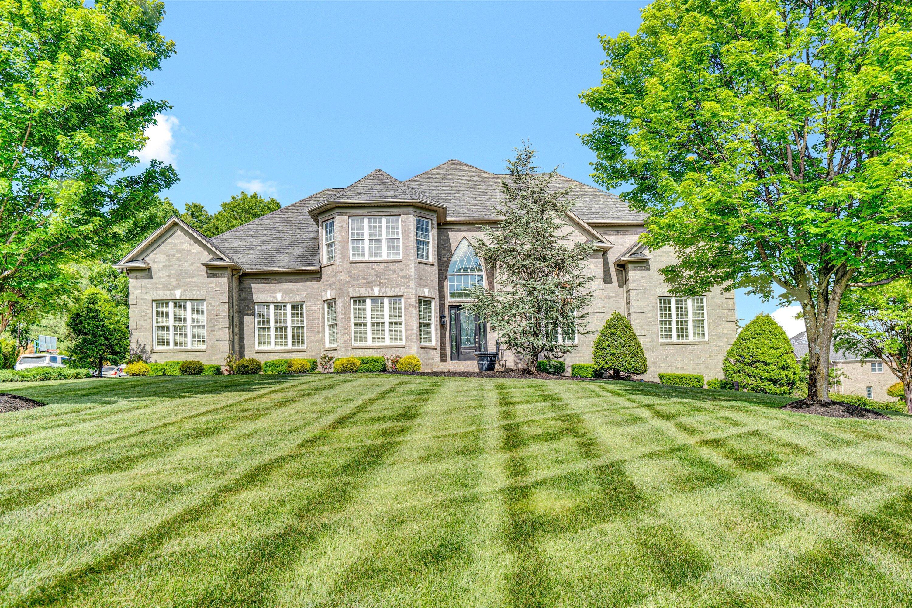Image 1: 3846 Eagle Crest Dr