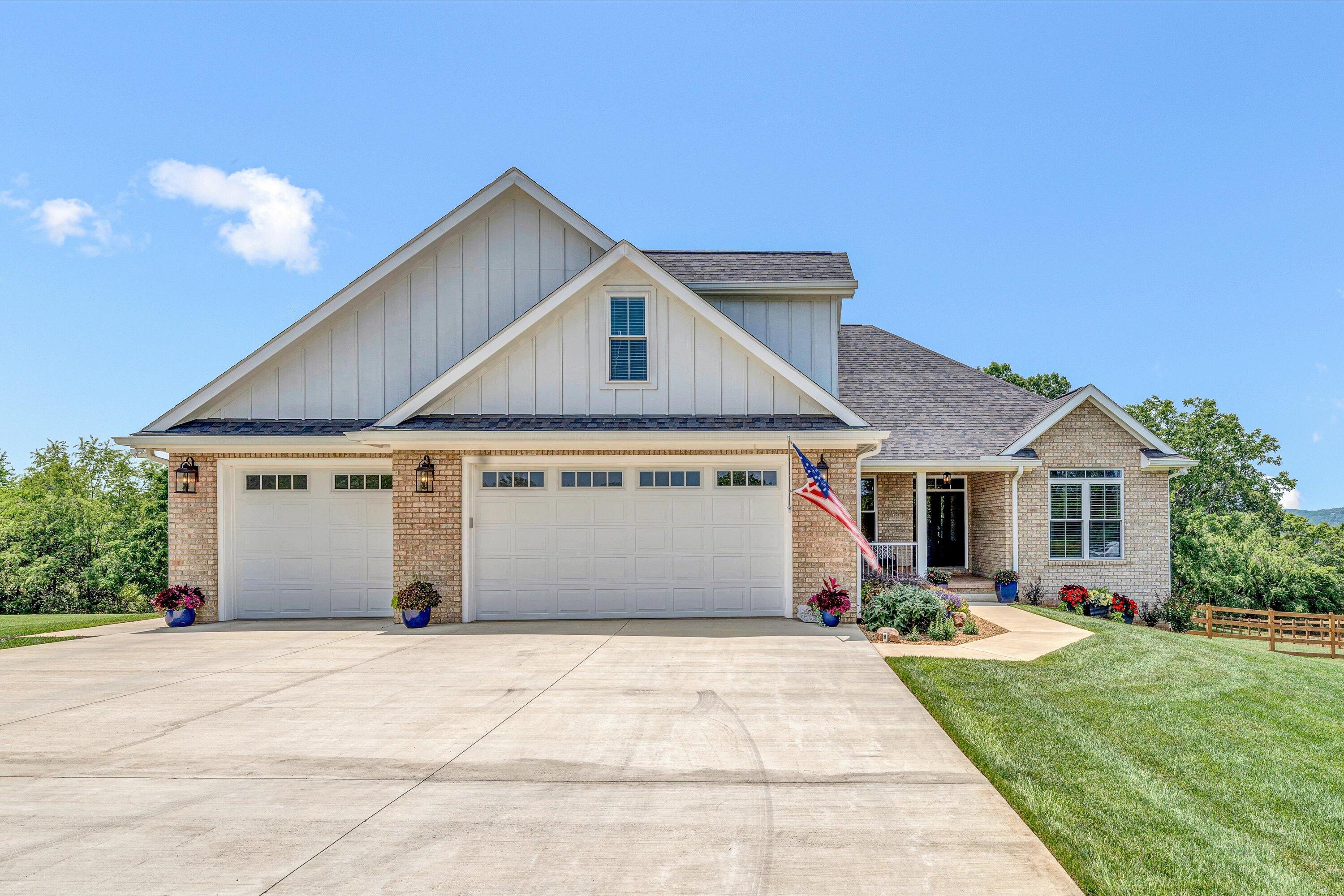 Image 2: 02-DSC00256