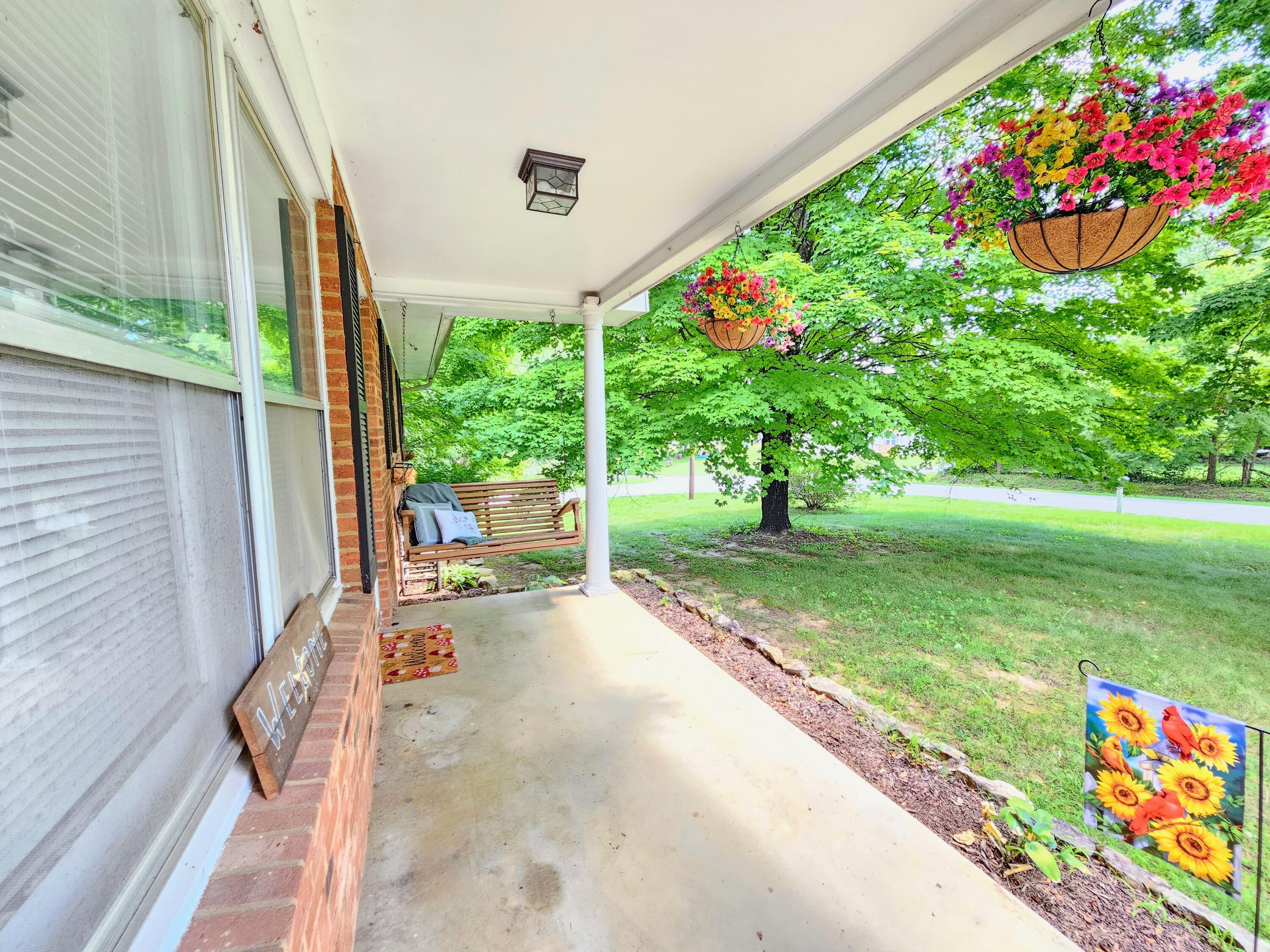 Image 4: 175 Maple Ave. New Castle, VA