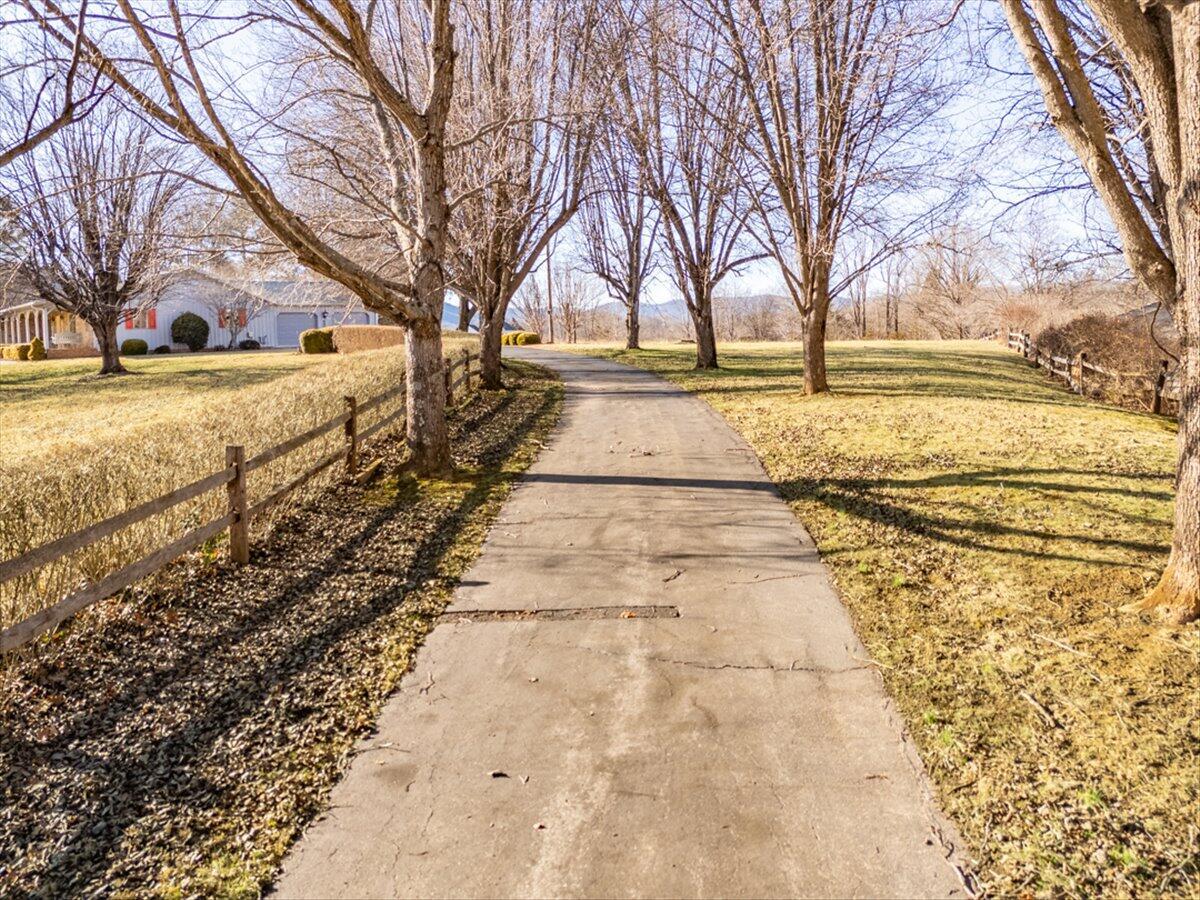 Image 2: 23-283 Orchard exterior 23