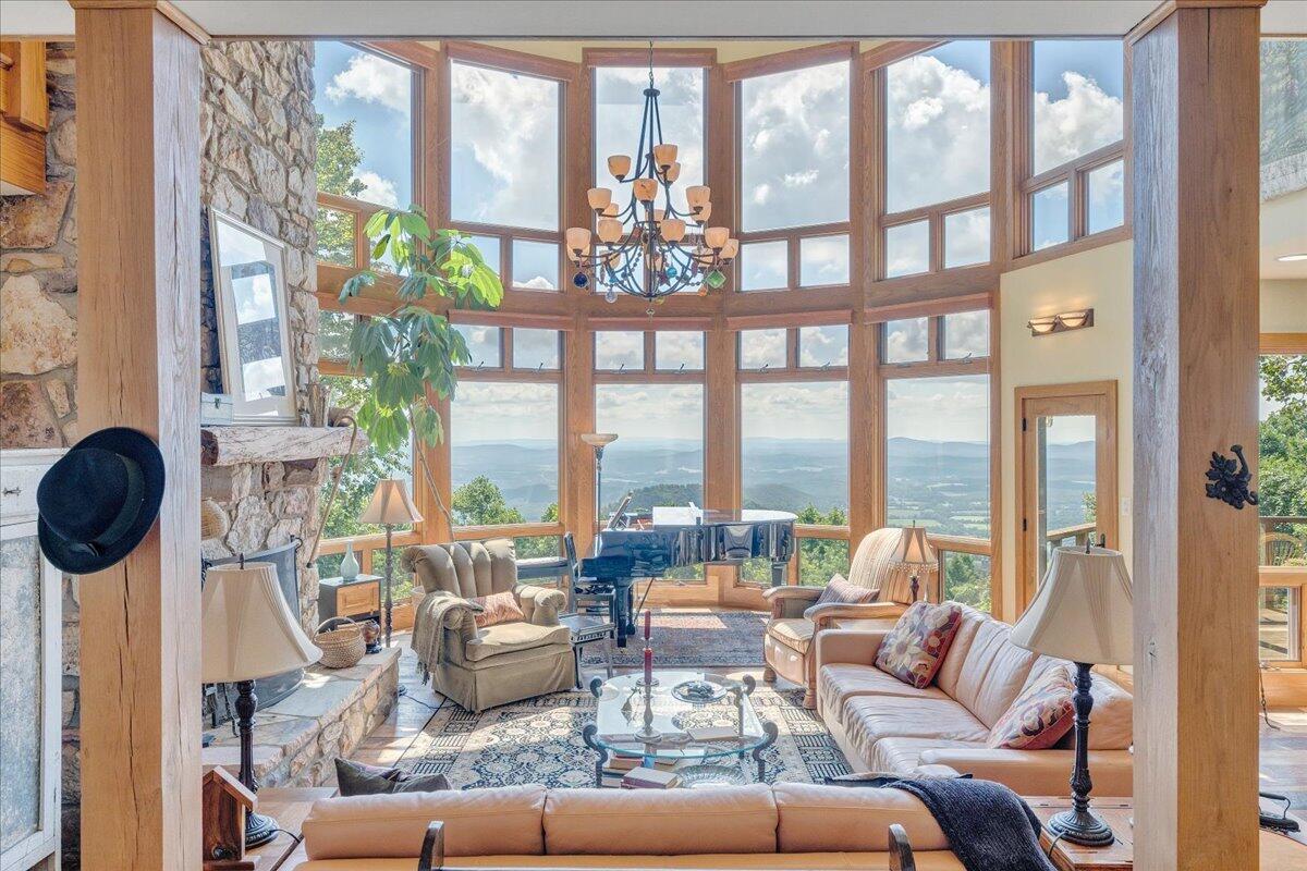 Image 4: 06-MIB01309