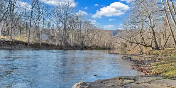 254 River RD S