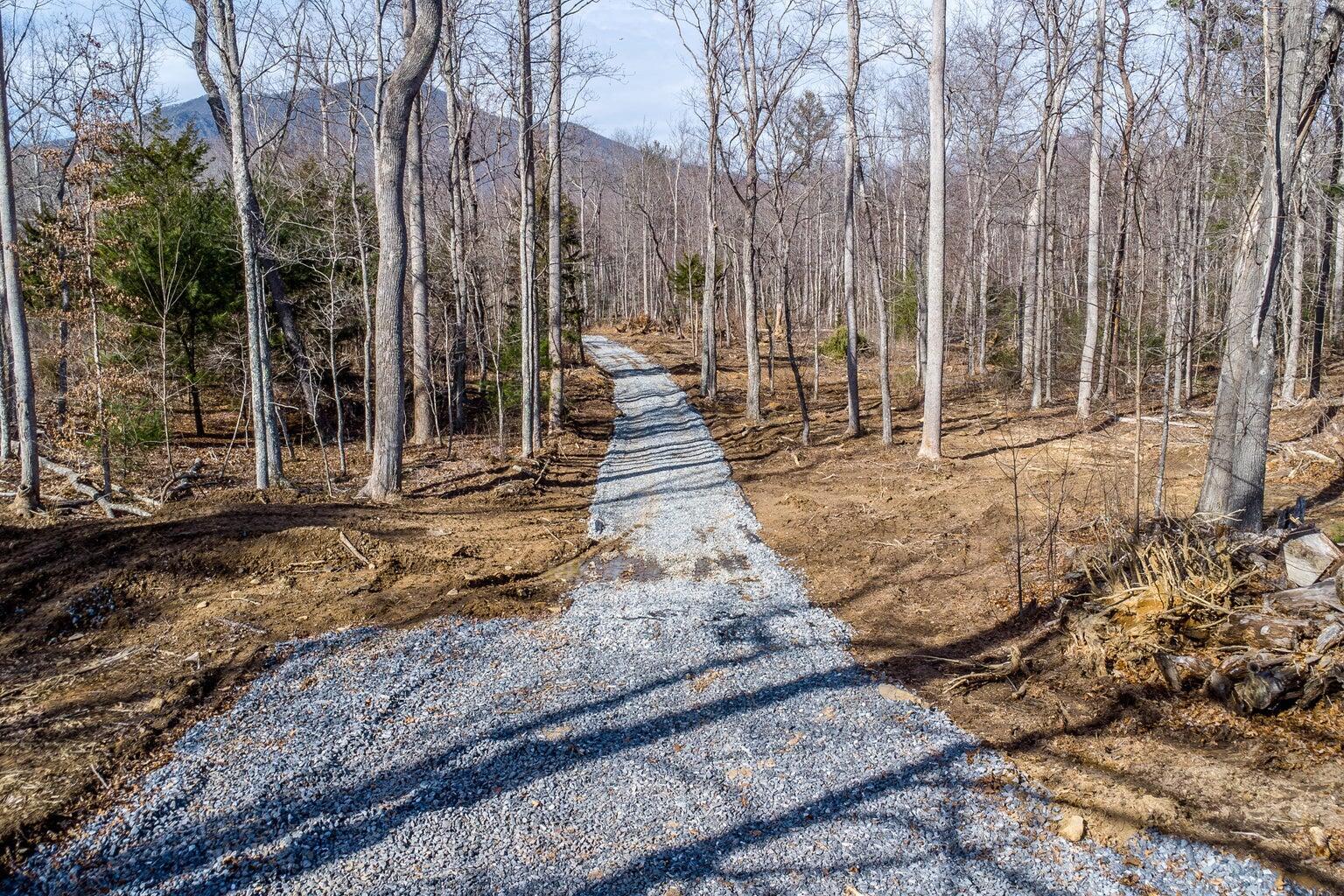 Image 4: Driveway
