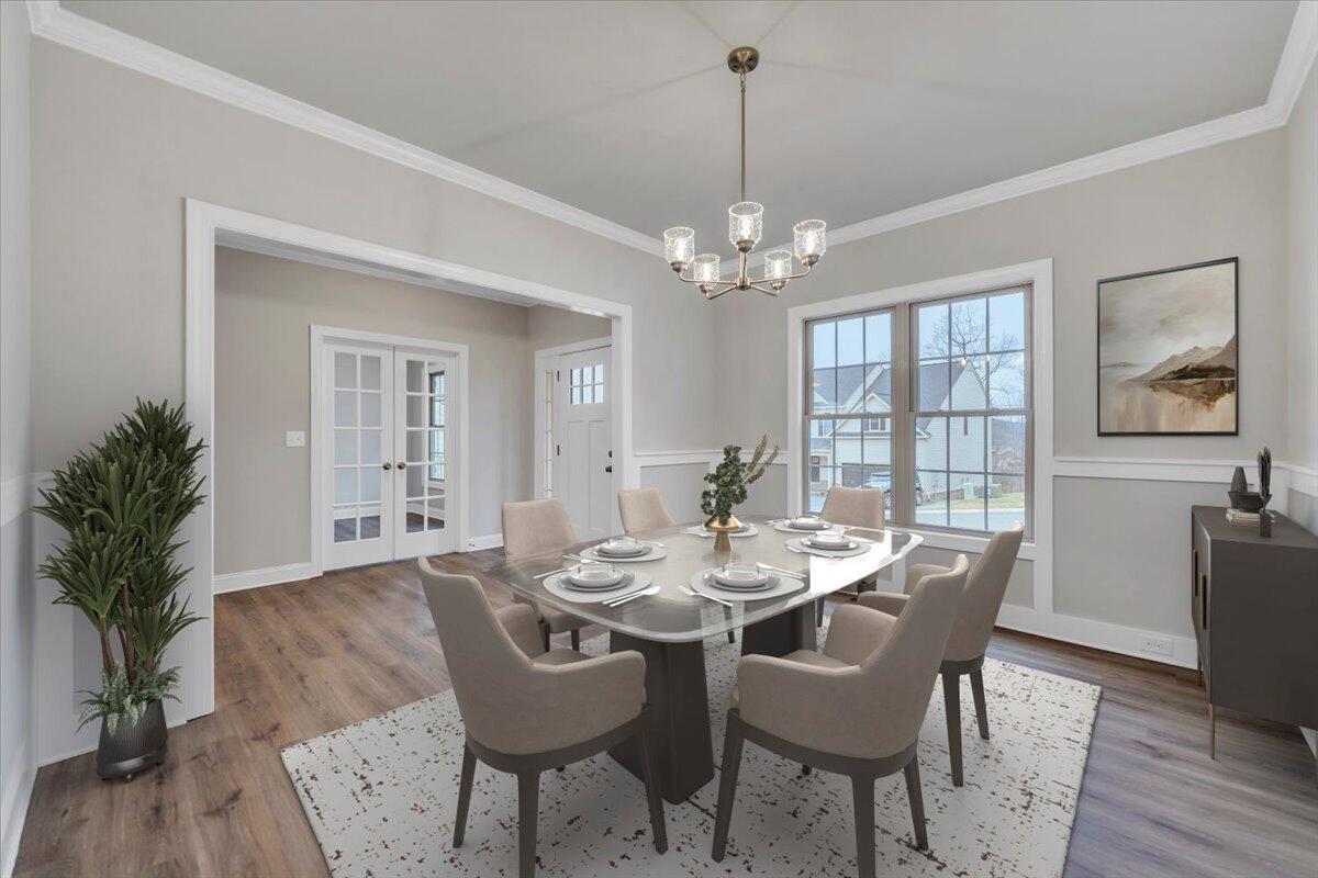 Image 4: 4. Dining Staged