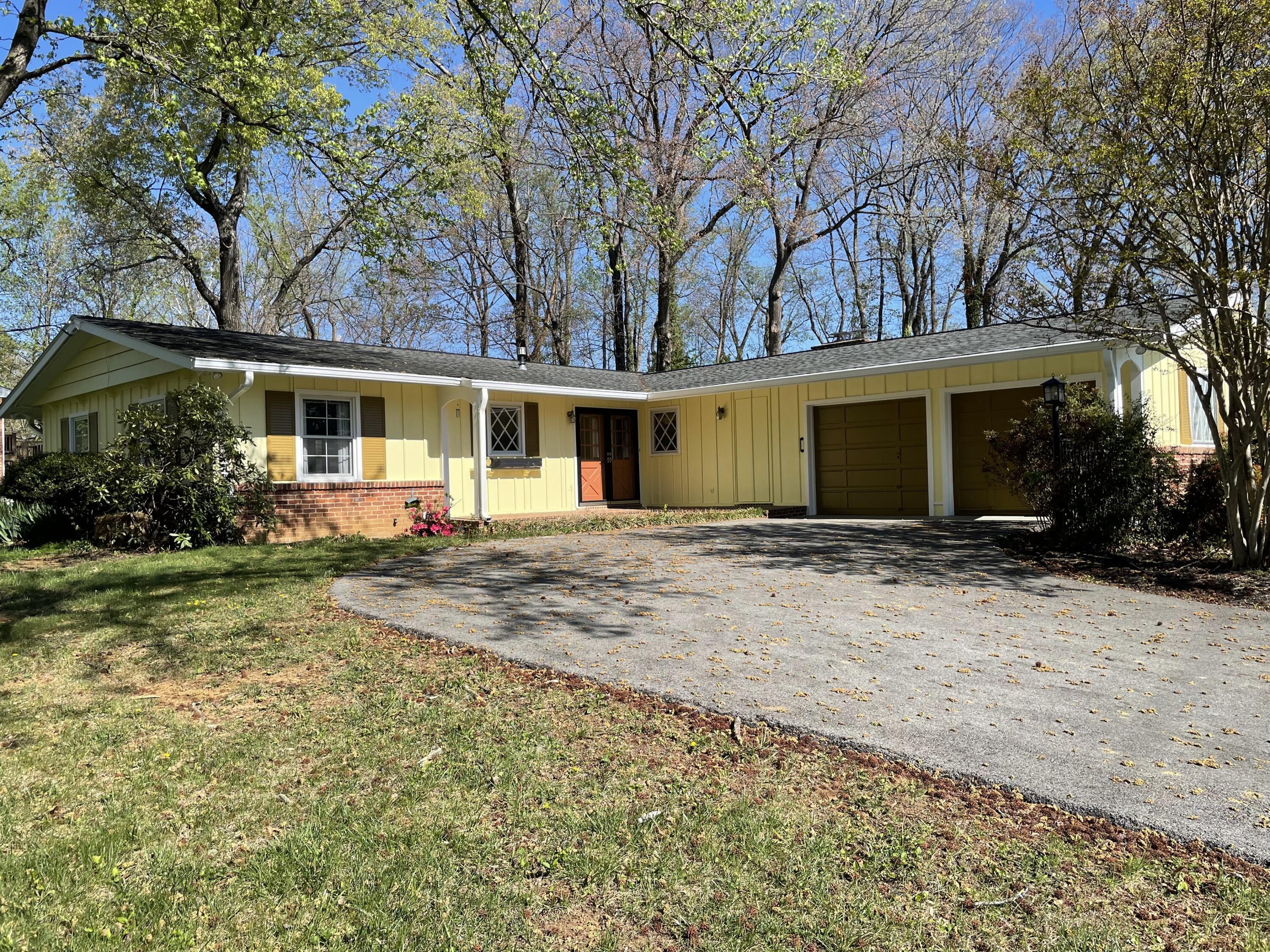 Image 1: 5245 Carriage Drive