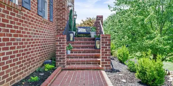 Image 3: 03-5306 Dresden Cir-3
