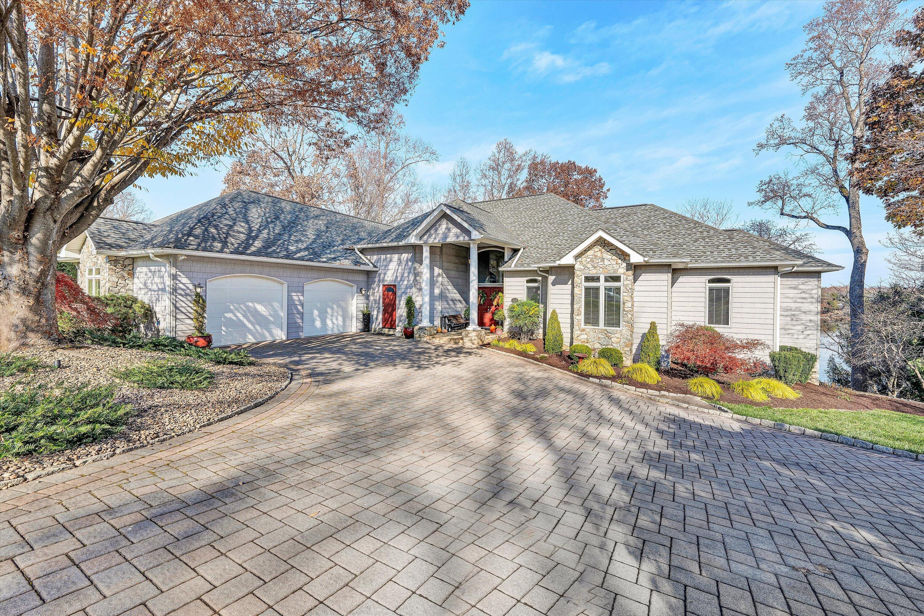 Image 1: 01-DSC00348