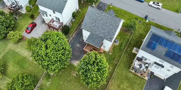 Image 4: 40-VM-0857
