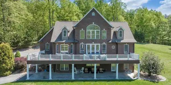 1120 Lees Gap RD