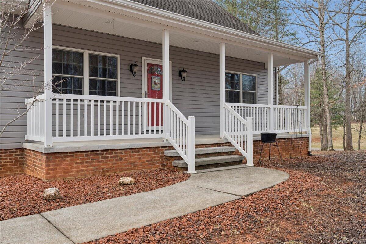 Image 3: Welcome home