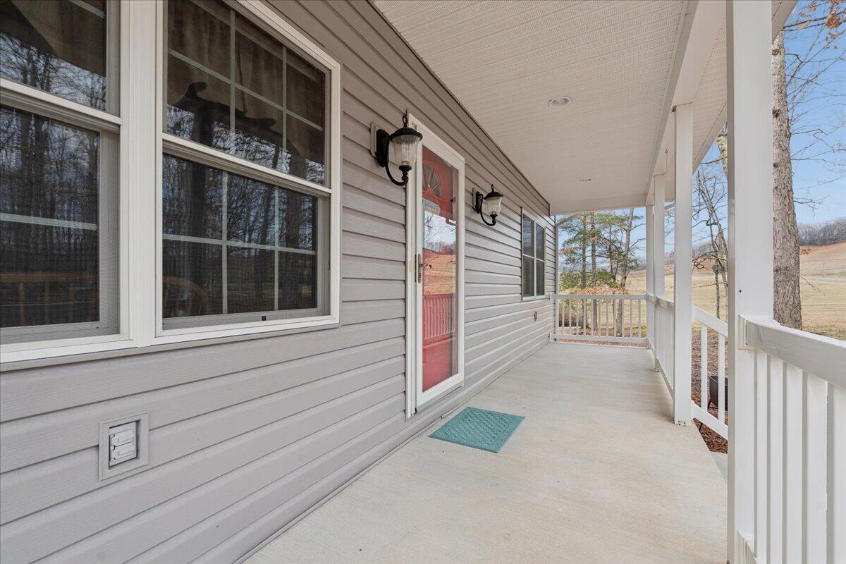 Image 4: relax on the front porch