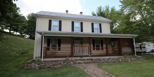 4875 Lee Hwy