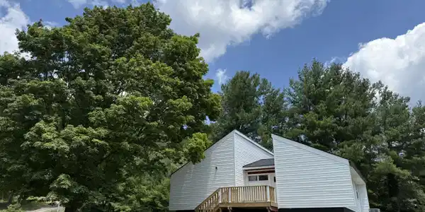 136 Freedom LN