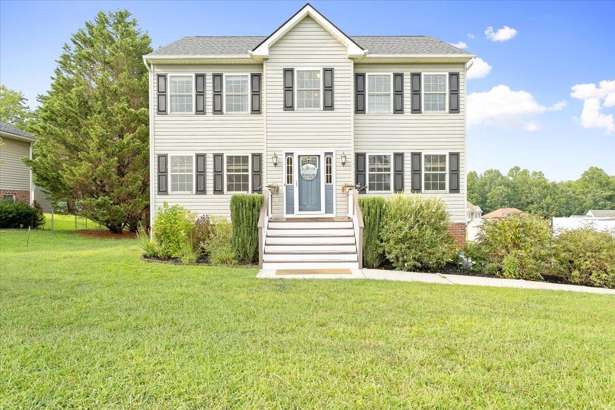Image 1: 01-636 Russell Springs Dr_01