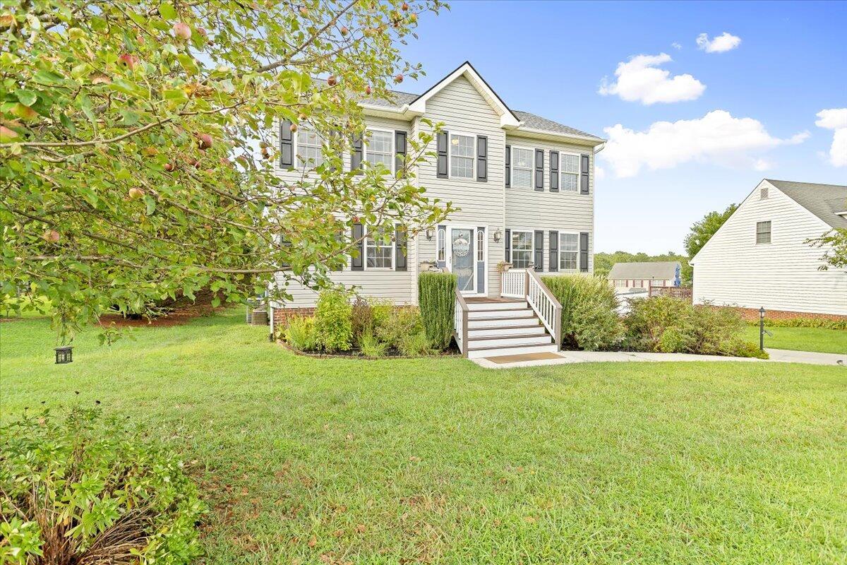 Image 2: 02-636 Russell Springs Dr_02