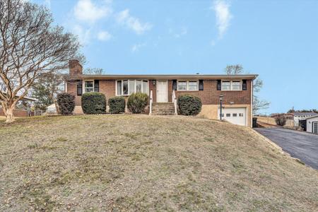 6641 Bryant CIR