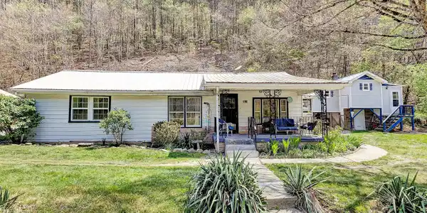 5215 Kanawha TRL