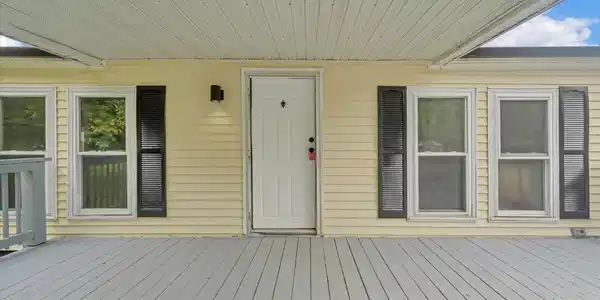 Image 2: 02-MIB05260
