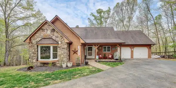 1285 Echo Hills RD