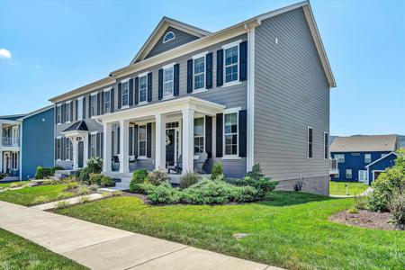 54 Boxwood LN