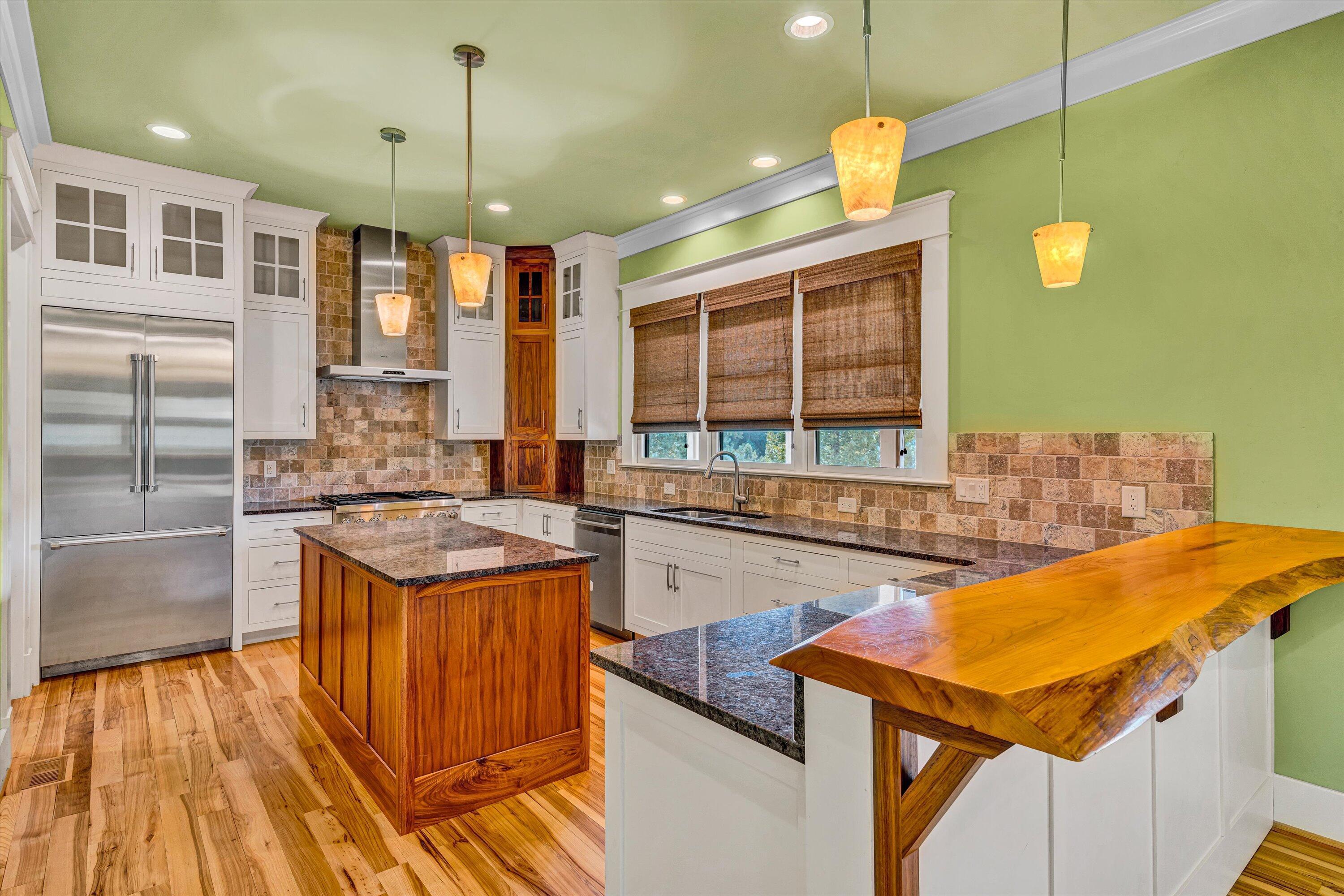 Image 4: 17-VM-03080