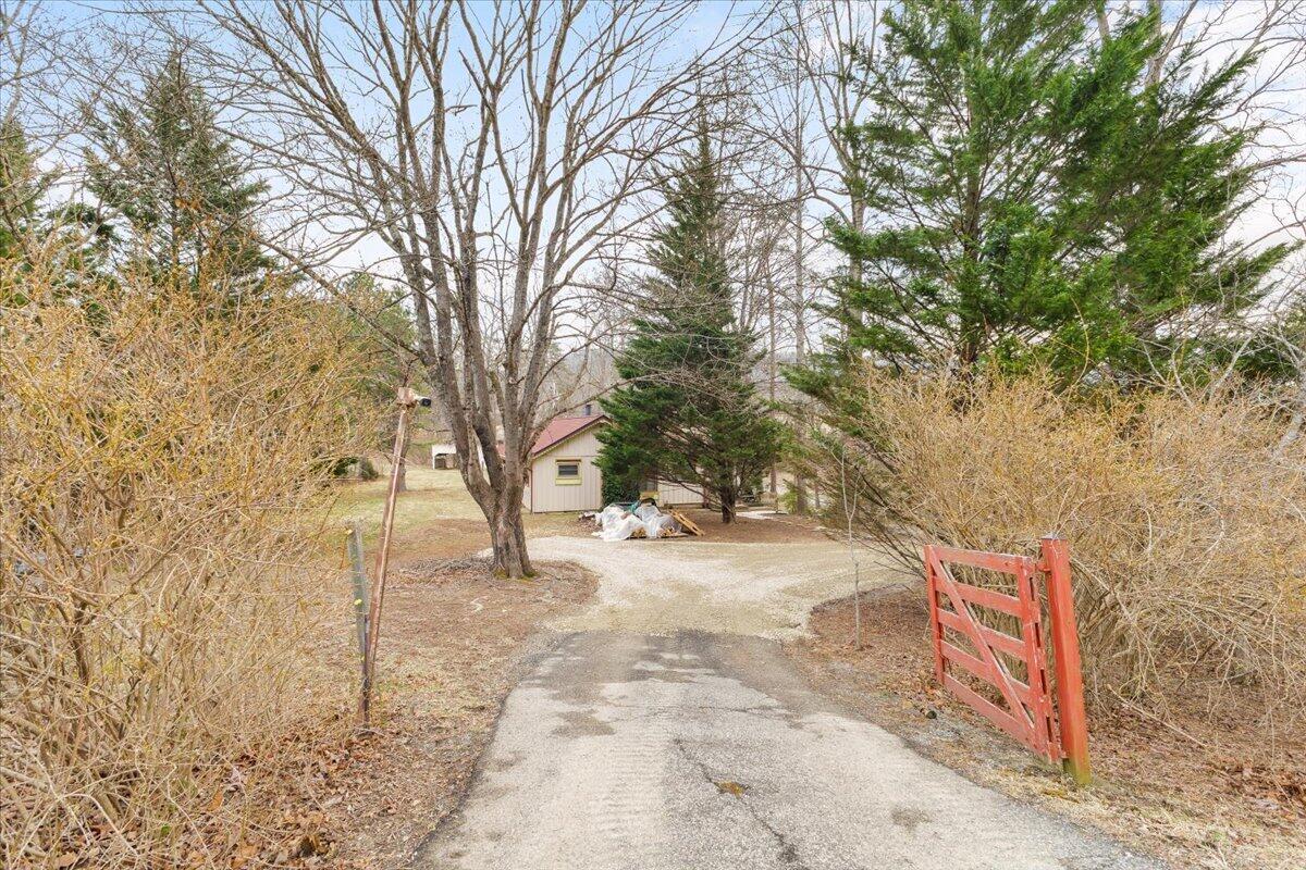 Image 2: 01-6742 Upper Craigs Creek Rd 01