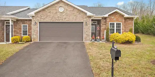 47 Cardinal LN