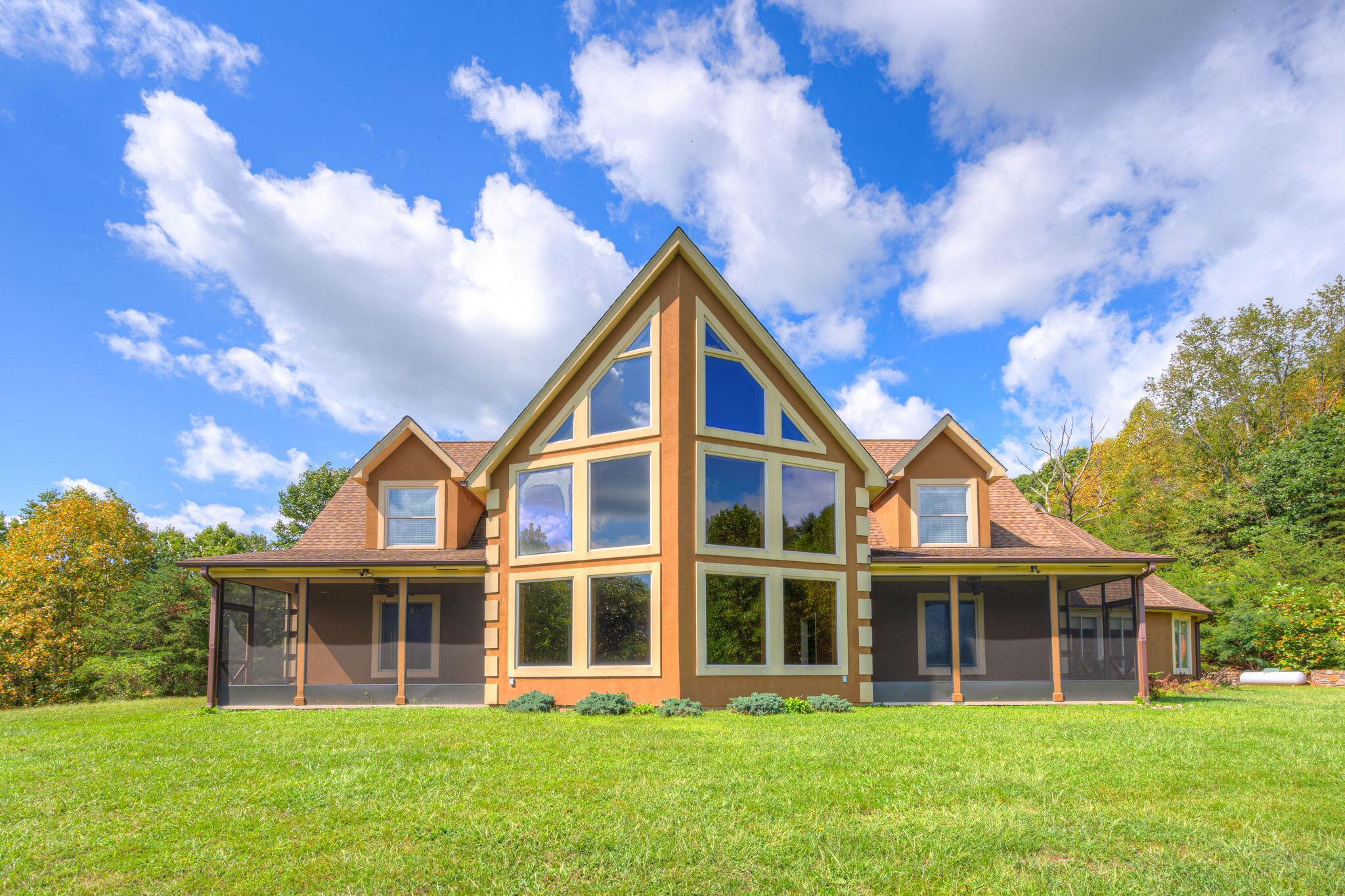 Image 1: 3BR, 2 Full & 2 Half Bath on 154+ Acres