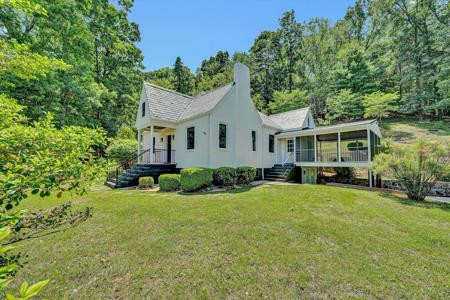 4816 COLONIAL AVE