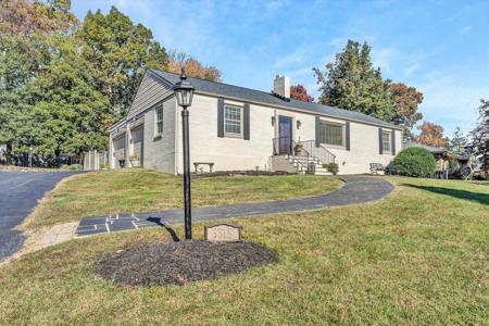 3315 Woodland DR