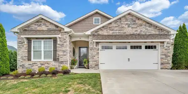 38 Luna CT